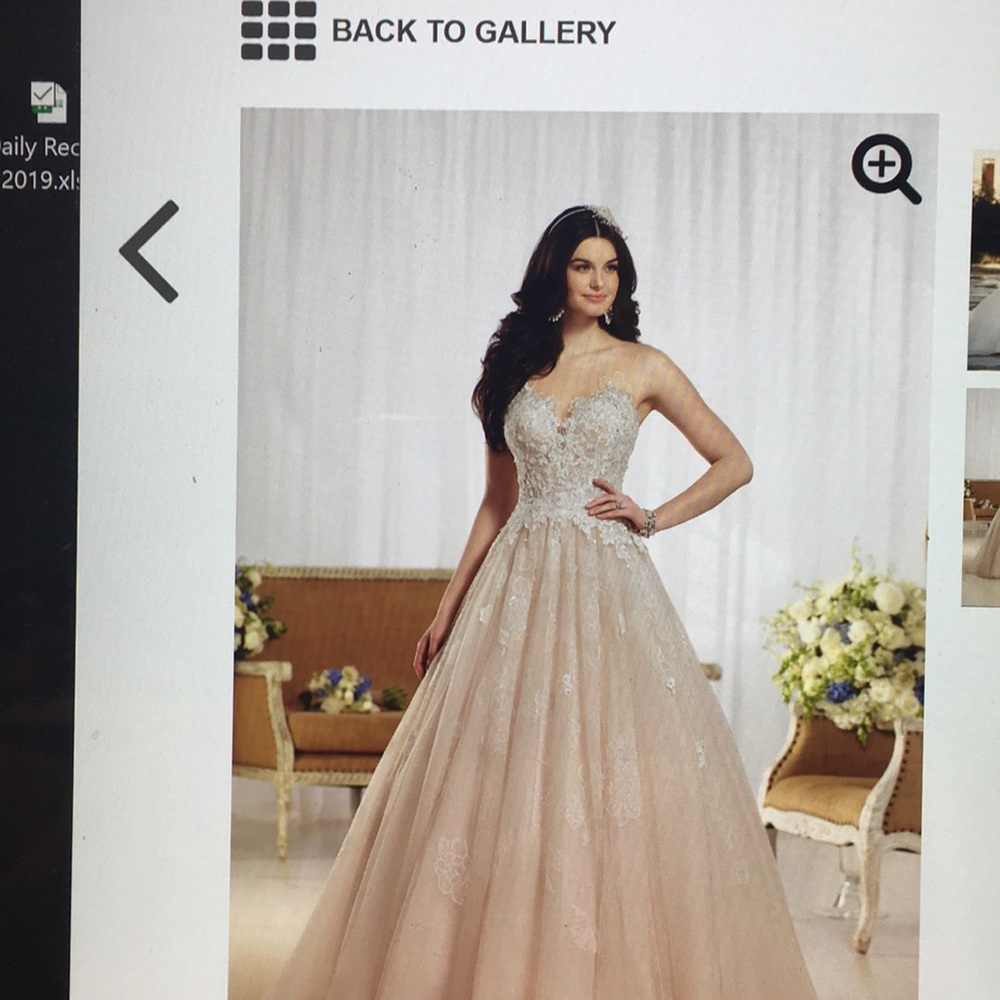 Wedding gown